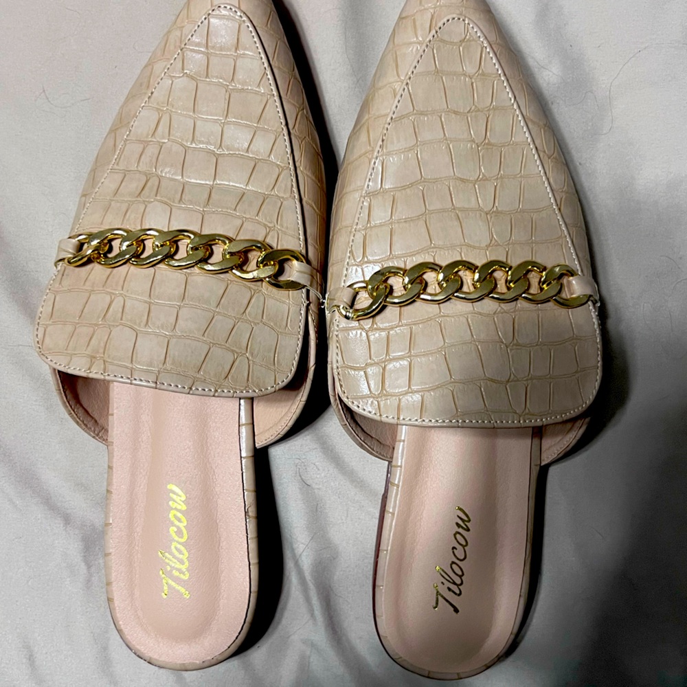 Tan and gold size 8 worn once in perfect condition